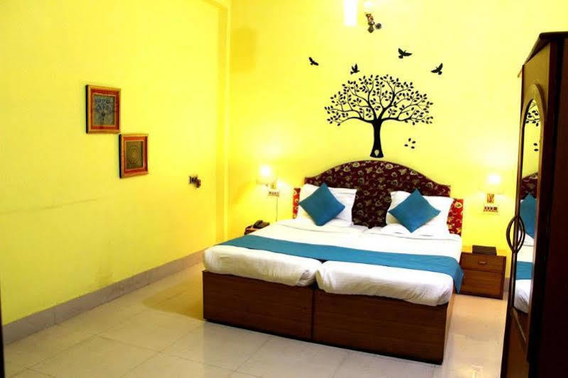 Treebo Trend Gupta Inn فاراناسي المظهر الخارجي الصورة