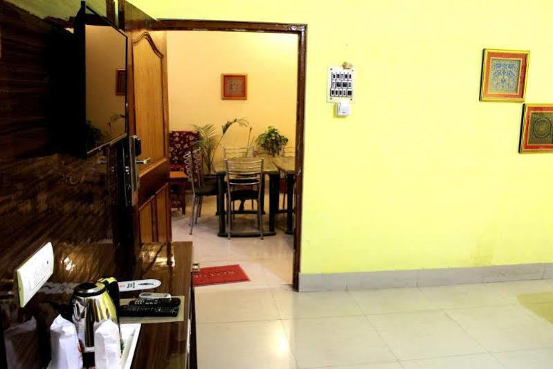 Treebo Trend Gupta Inn فاراناسي المظهر الخارجي الصورة